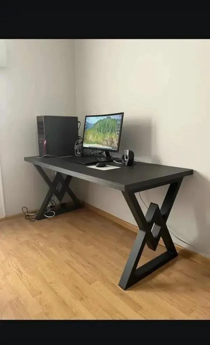 Compact computer desk with X-frame legs